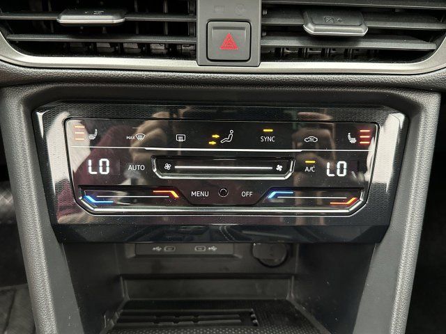 Used 2025 Volkswagen Taos SE AWD/4WD image 19