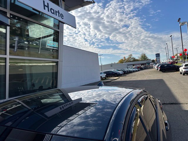 Used 2021 Chevrolet Malibu LT FWD image 31
