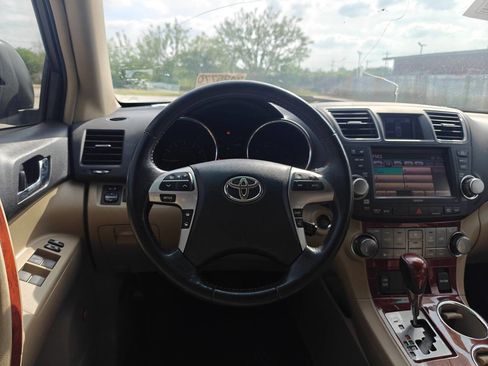 Used 2012 Toyota Highlander Limited FWD image 18