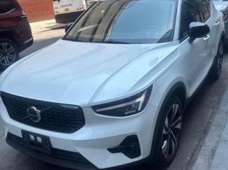 Used 2023 Volvo XC40 B5 Plus w/ Protection Package Premier AWD/4WD video 1