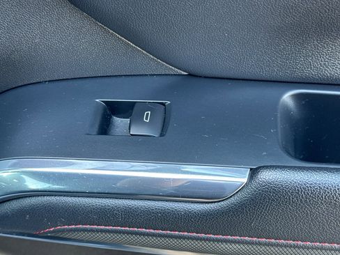 Used 2025 Chevrolet Traverse Z71 image 24