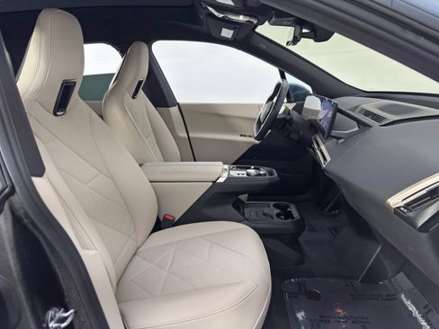 Used 2024 BMW iX xDrive50 w/ Sport Package image 15