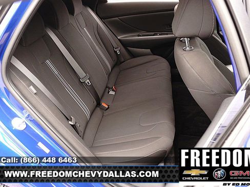 Used 2025 Hyundai Elantra Sport FWD image 12