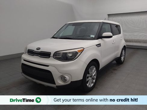 Used 2019 Kia Soul + image 1