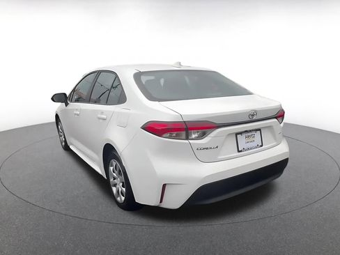 Used 2025 Toyota Corolla LE image 11