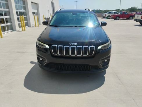 Used 2019 Jeep Cherokee Latitude w/ Popular Appearance Group FWD image 8