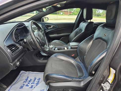 Used 2015 Chrysler 200 S FWD image 10