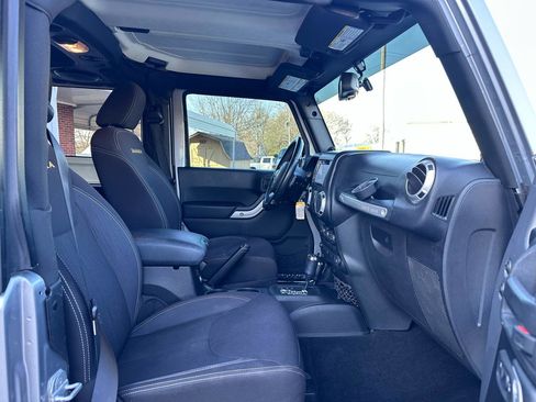 Used 2013 Jeep Wrangler Sahara w/ Dual Top Group image 10