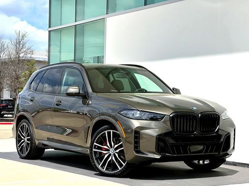 New 2026 BMW X5 xDrive40i w/ M Sport Package AWD/4WD image 1