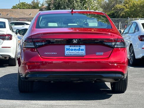 Used 2025 Honda Accord Touring image 10