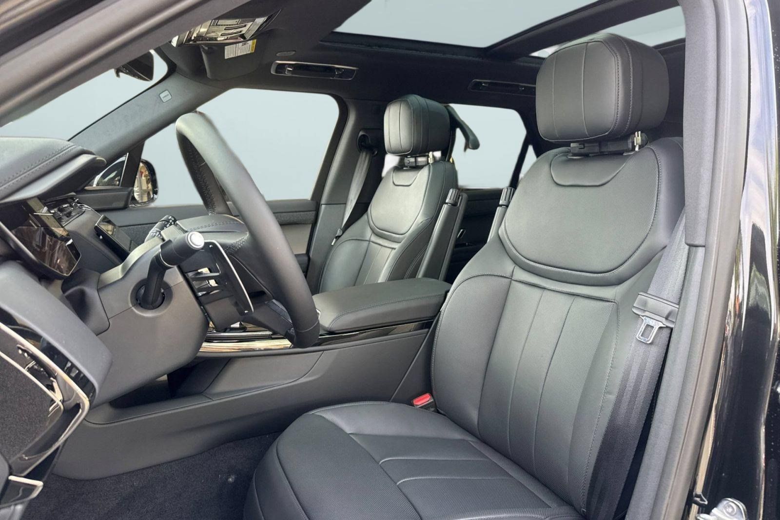 New 2026 Land Rover Range Rover Sport SE AWD/4WD image 5
