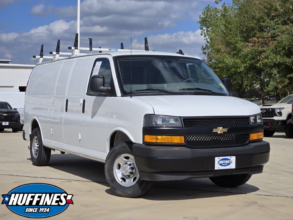 Used 2024 Chevrolet Express 3500 Extended RWD image 1