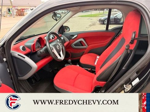 Used 2011 smart fortwo pure RWD image 12