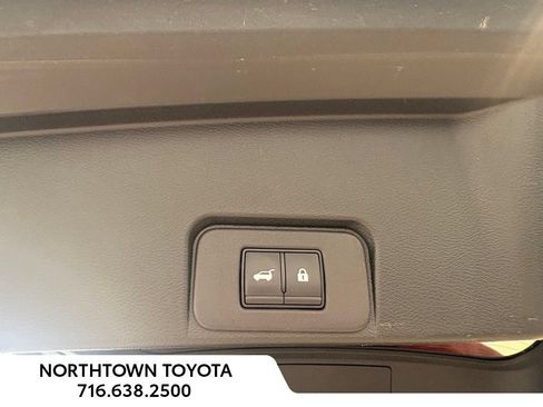 Used 2025 Nissan Rogue SV AWD/4WD image 10