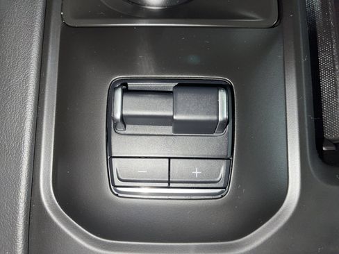 Used 2024 GMC Sierra 1500 Denali w/ Technology Package AWD/4WD image 29