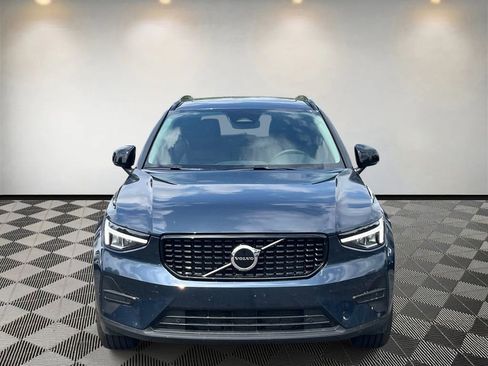 Certified 2026 Volvo XC40 B4 Core w/ Climate Package FWD image 8