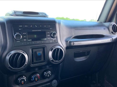 Used 2016 Jeep Wrangler Unlimited Sport w/ Connectivity Group AWD/4WD image 34