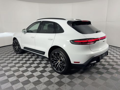Certified 2026 Porsche Macan AWD/4WD image 3
