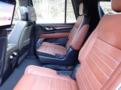 Used 2023 GMC Yukon Denali Ultimate image 18