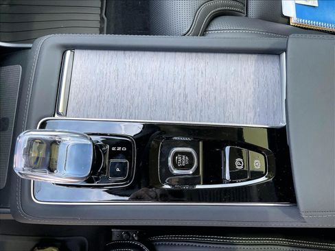 New 2026 Volvo XC90 T8 Ultra w/ Protection Package AWD/4WD image 10
