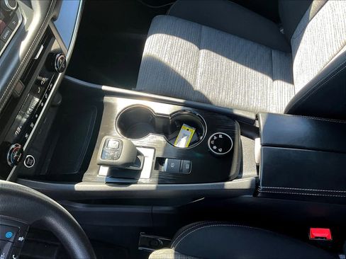 Used 2023 Nissan Rogue SV image 19