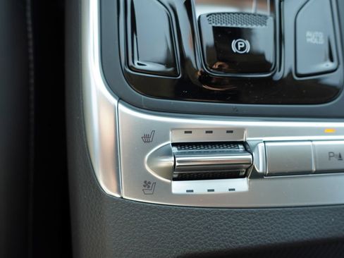 New 2027 Kia Carnival SX w/ Dark Edition Package FWD image 17