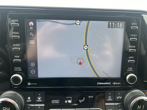 Used 2022 Toyota Highlander XLE image 24