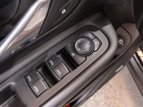 Used 2024 GMC Terrain SLT w/ Infotainment Package II FWD image 15