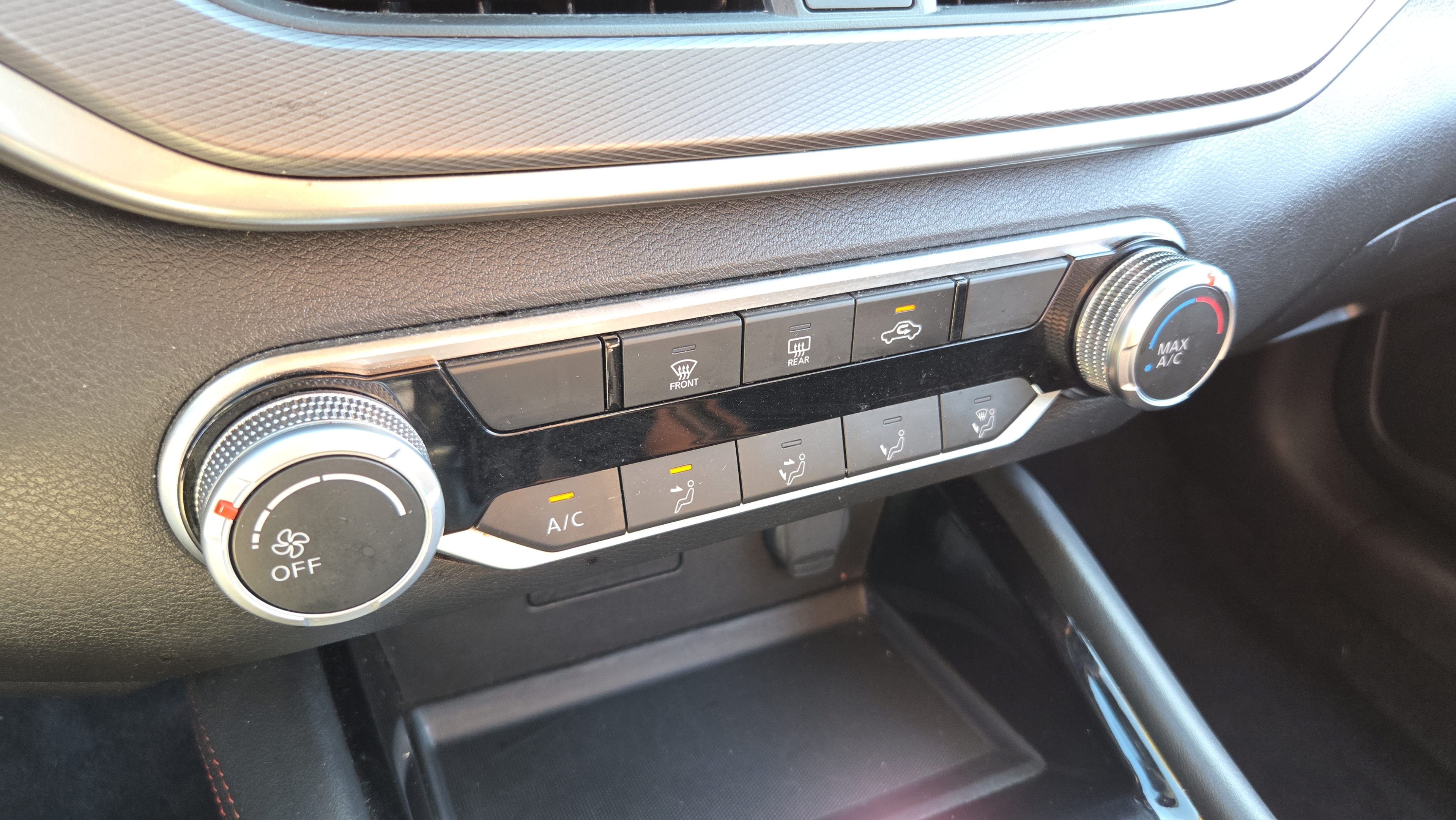 Used 2024 Nissan Altima 2.5 SR FWD image 19