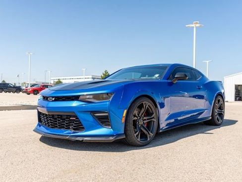 Used 2018 Chevrolet Camaro SS RWD image 3