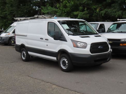 Used 2018 Ford Transit 250 130 Low Roof RWD image 22
