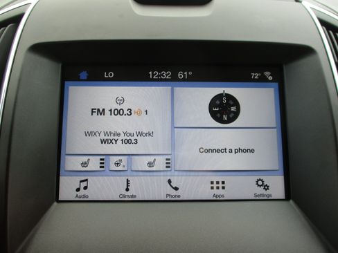 Used 2017 Ford Edge Titanium w/ Cold Weather Package FWD image 21
