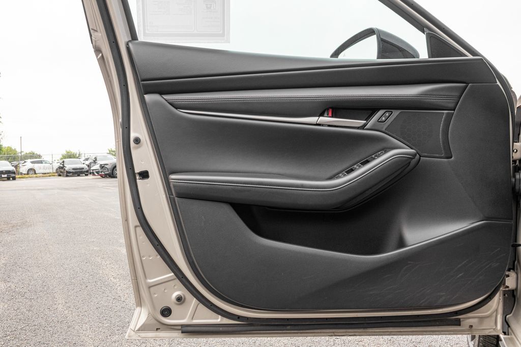 Used 2024 MAZDA MAZDA3 s FWD image 28