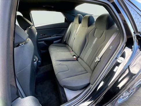 Used 2025 Hyundai Elantra Sport image 26