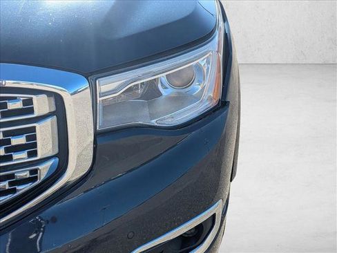 Used 2019 GMC Acadia Denali image 9