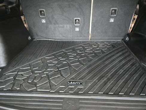 Used 2024 Jeep Grand Cherokee Limited w/ Luxury Tech Group II image 22