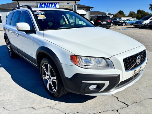 Used 2015 Volvo XC70 T6 Platinum image 2