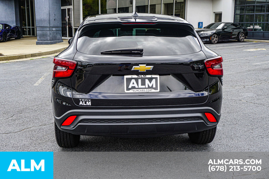 Used 2025 Chevrolet Trax LS FWD image 10