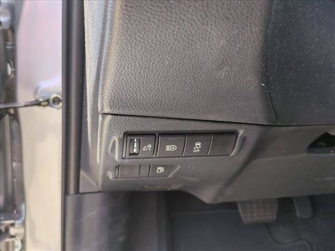 Used 2024 Toyota Corolla Cross AWD Hybrid w/ Moonroof Package image 13