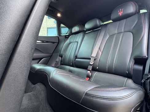 Used 2018 Maserati Levante GranSport image 40