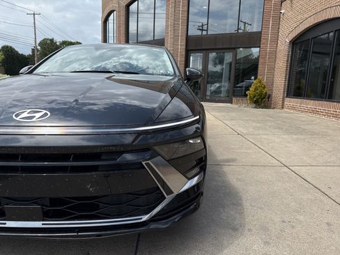 Certified 2025 Hyundai Sonata SEL FWD image 9