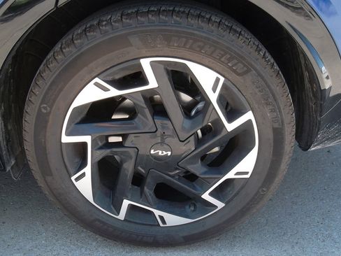 Used 2024 Kia Sportage SX image 18