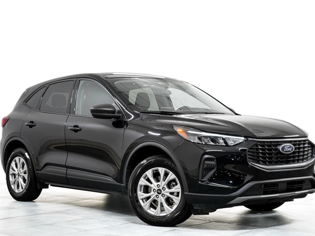 Certified 2025 Ford Escape Active AWD/4WD image 1