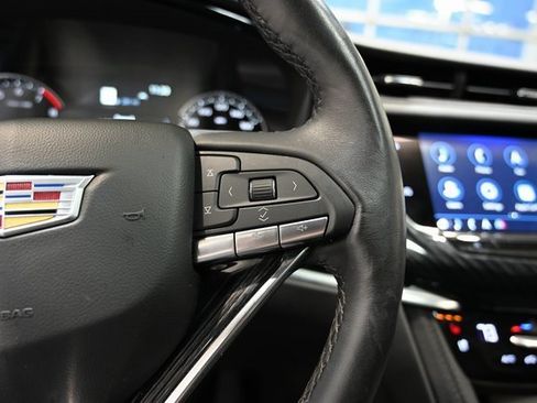 Used 2025 Cadillac XT6 Premium Luxury image 27