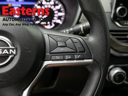Used 2024 Nissan Altima 2.5 SV FWD image 15