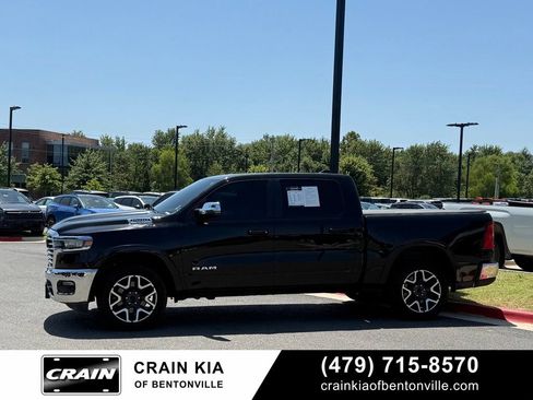 Used 2025 RAM 1500 Laramie AWD/4WD image 4