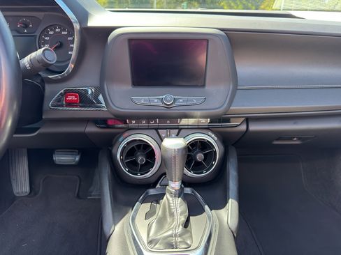 Used 2020 Chevrolet Camaro LT image 16