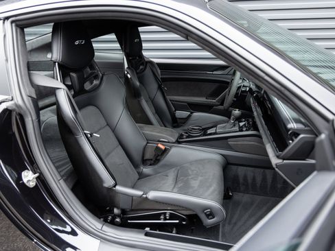 Certified 2024 Porsche 911 GT3 image 27