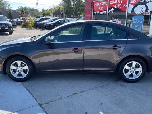 Used 2016 Chevrolet Cruze LT image 10