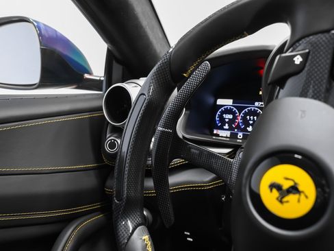 Used 2018 Ferrari GTC4Lusso image 54